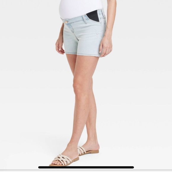 New Isabel Maternity under belly Jean shorts - Picture 3 of 4